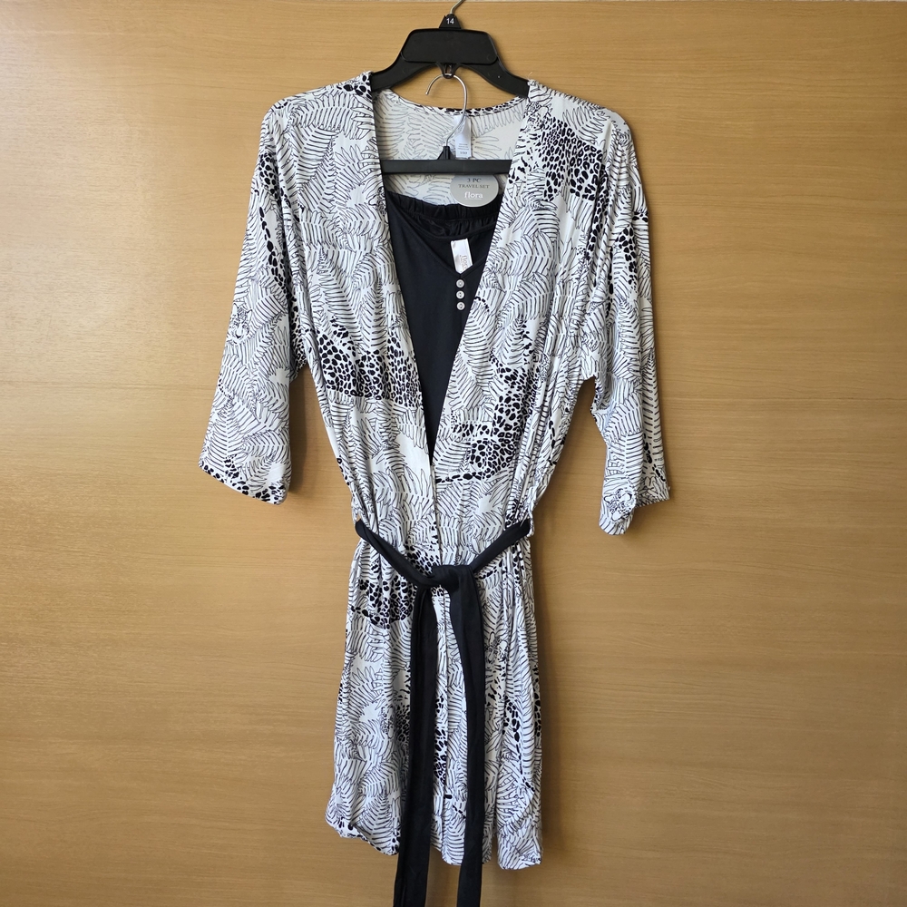 NWT Women’s 3-Piece Lounge Set Robe Cami Shorts Leopard Print Travel Sleepwear